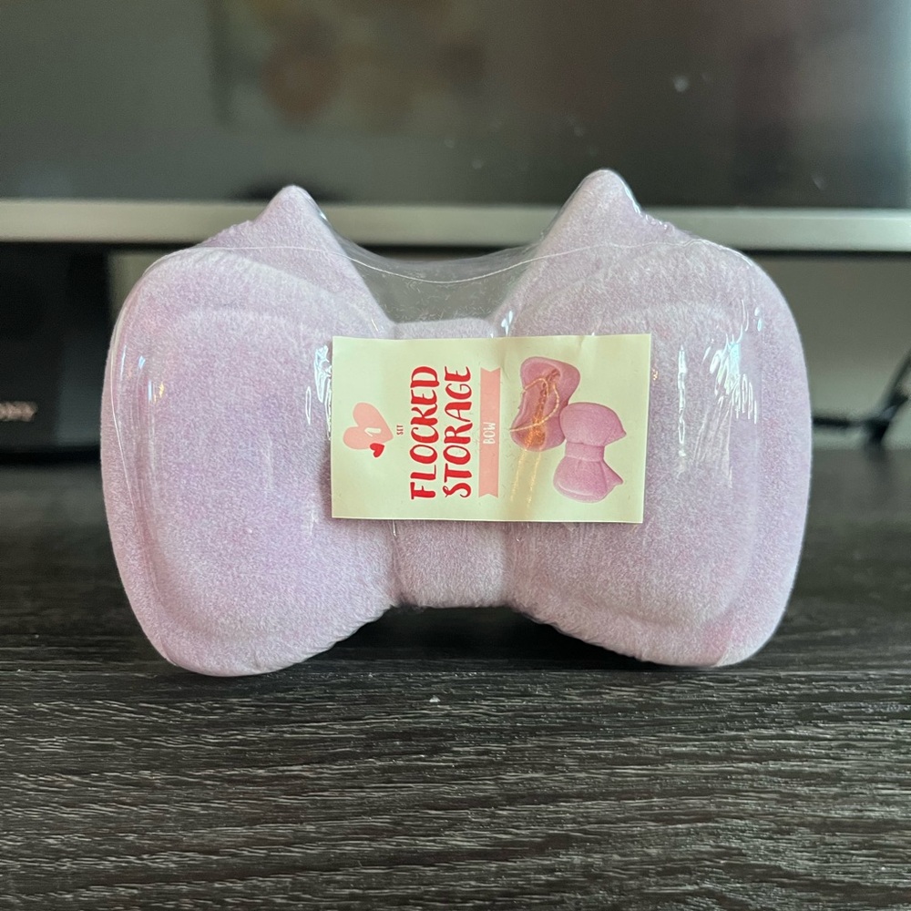 Target Bullseye Bow shaped flocked box 🎀